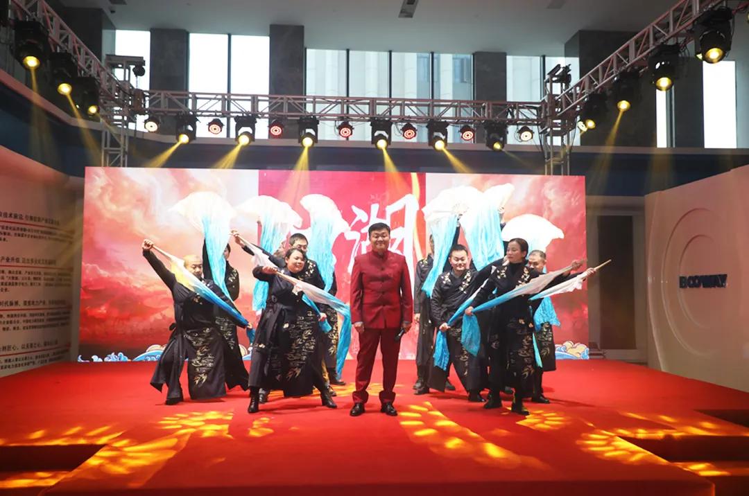 鑱氬姏鏀归潻鍒涙柊鍕囦簬鏀诲潥鍏嬮毦,鑱氬姏闈╂柊杩庡娍鍚埅