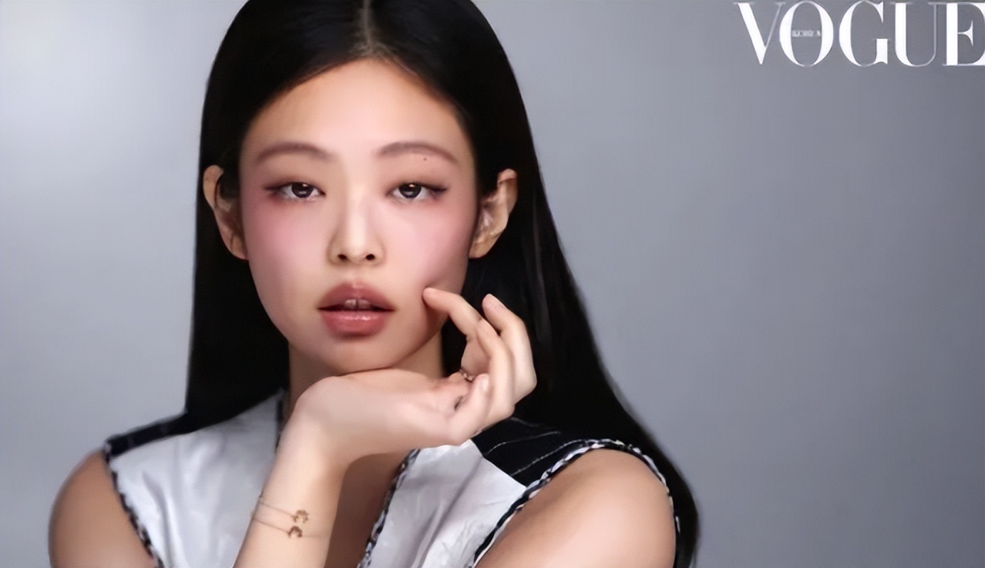 韩国女星露脐上衣 (韩国女明星露肩上衣)