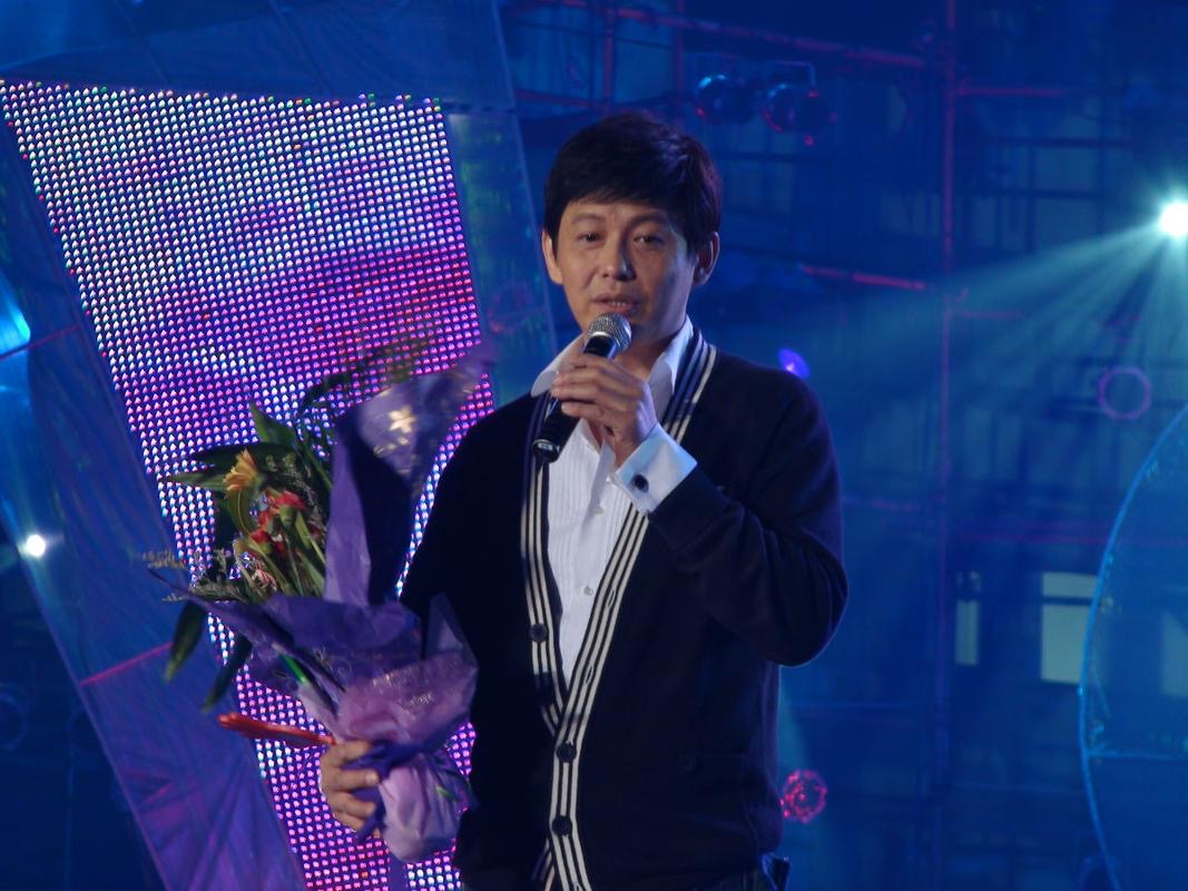 程前：与前妻离婚27年，娶小娇妻51岁当爹，如今前妻生活怎么样了