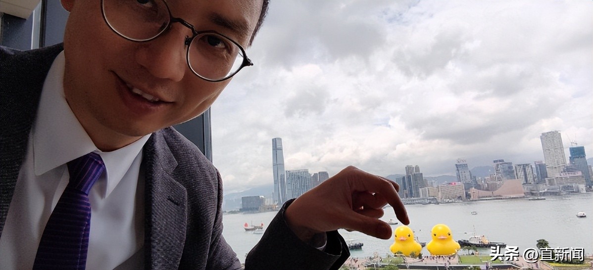 醒目！大黄鸭“游”进维港丨香港一日