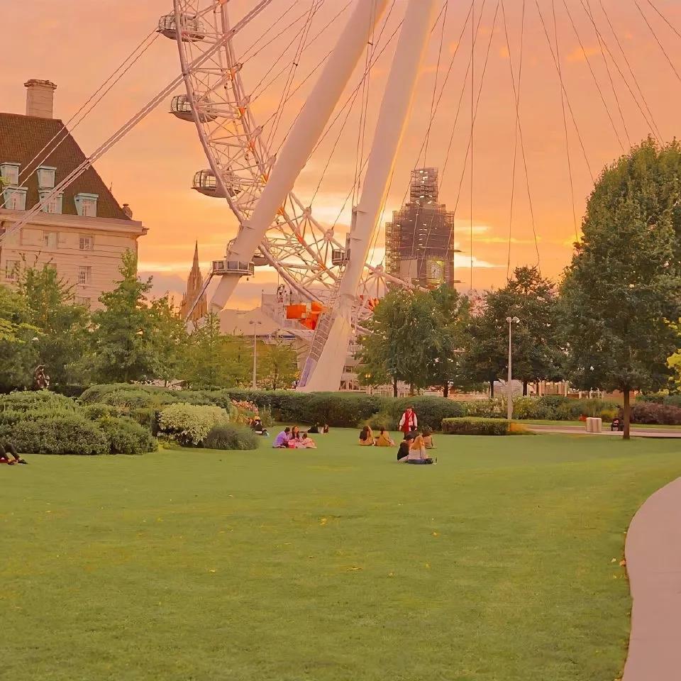 没事早点睡有空多挣钱背景图,多挣钱少生气的背景图