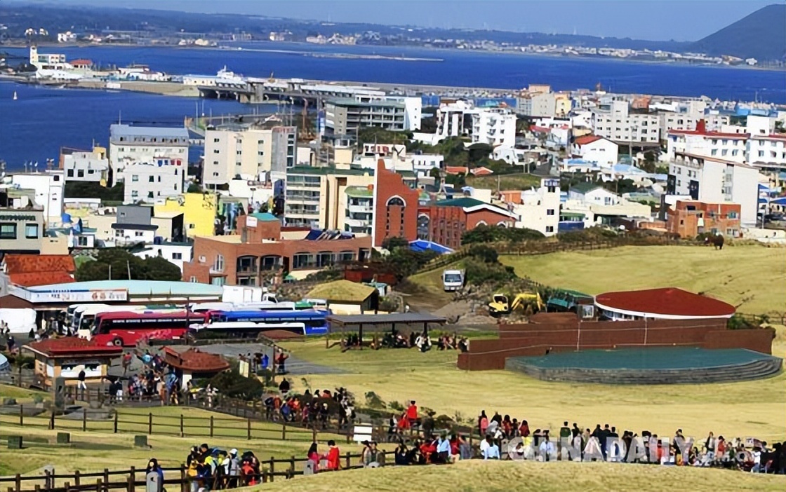 中国人给韩国送钱，韩国网友却直言，中国人不要来我们不欢迎！