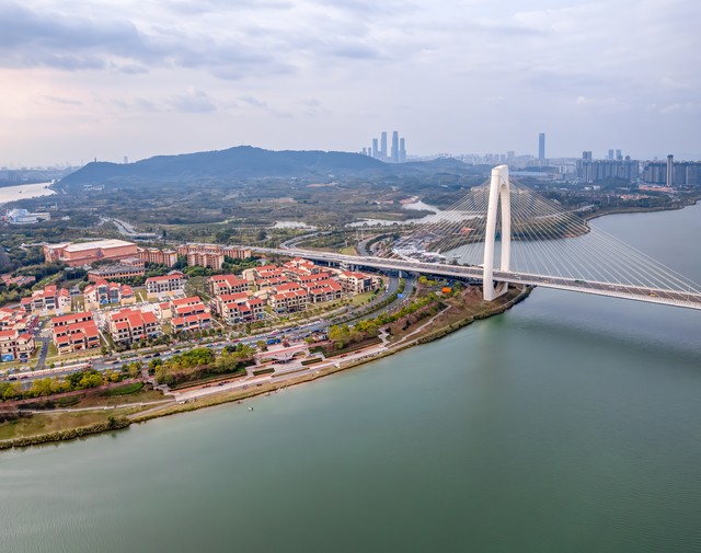 我，南宁人，21年拿着70多万的*迁拆**款开烧烤店，如今后悔不已