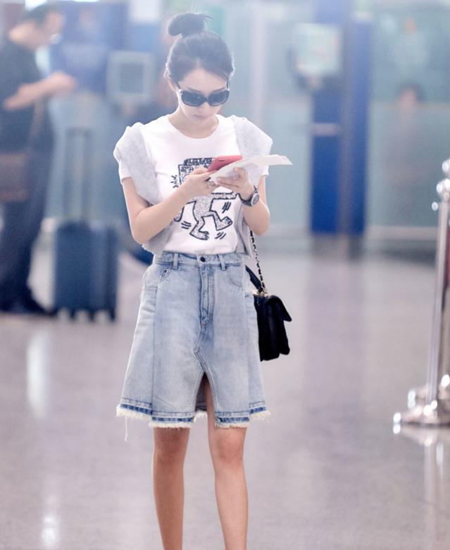 复古牛仔短裤搭配什么上衣日系,牛仔短裤搭配什么上衣夏季慵懒风