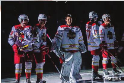 冬奥韩鹏飞,冰球守门员韩鹏飞