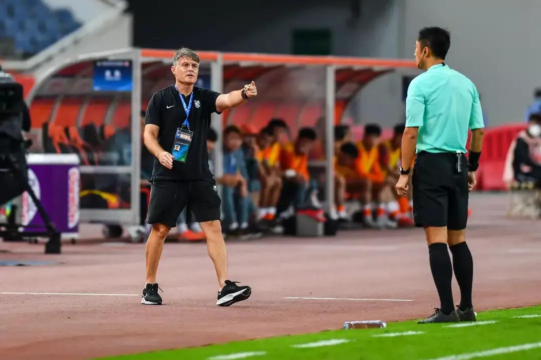 中国足球为何不打传控,选帅国足