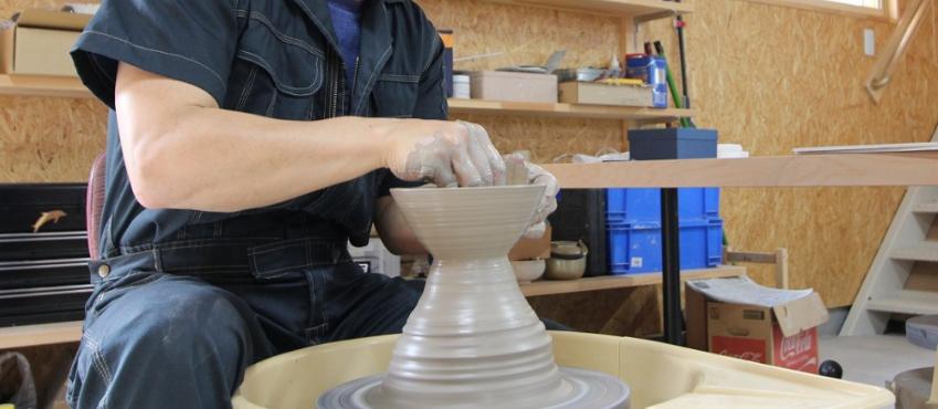 新石器时代早期的陶器大多为黑陶,新石器时代陶器最常见的是什么陶