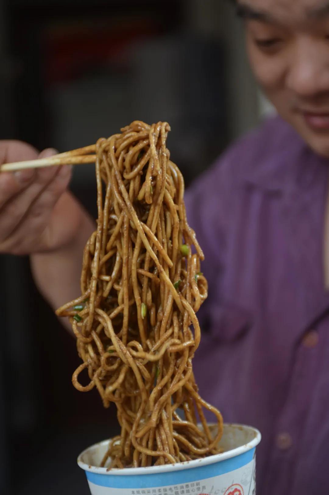 作为北方人推荐比较好吃的芝麻酱,为什么北方吃芝麻酱南方吃花生酱