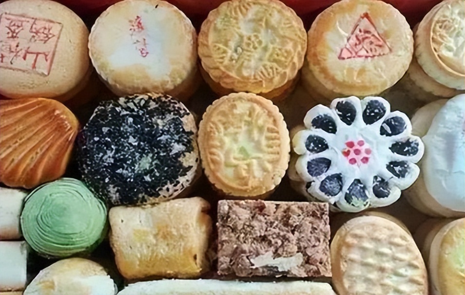 萨丁尼亚王国的小吃如何在当地社区中扮演着文化身份和认同的角色