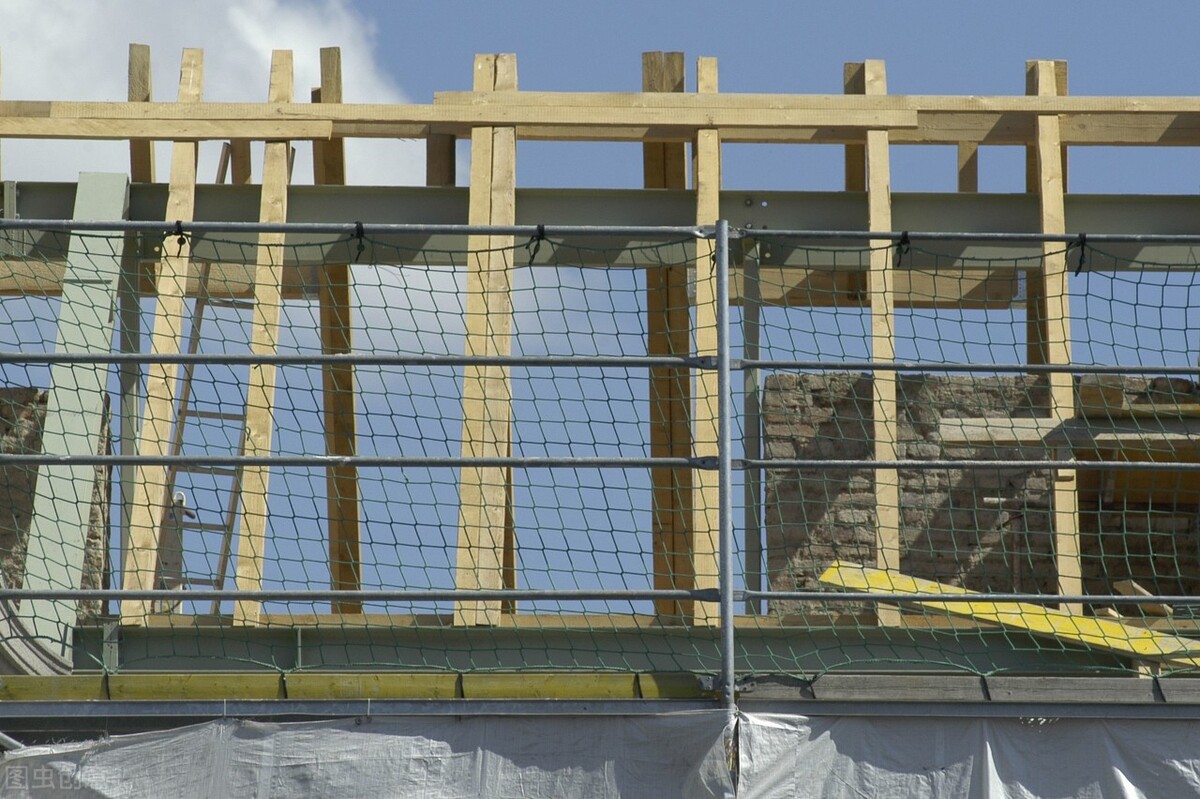 为什么建筑学学费比土木工程贵,建筑学目前值得学吗