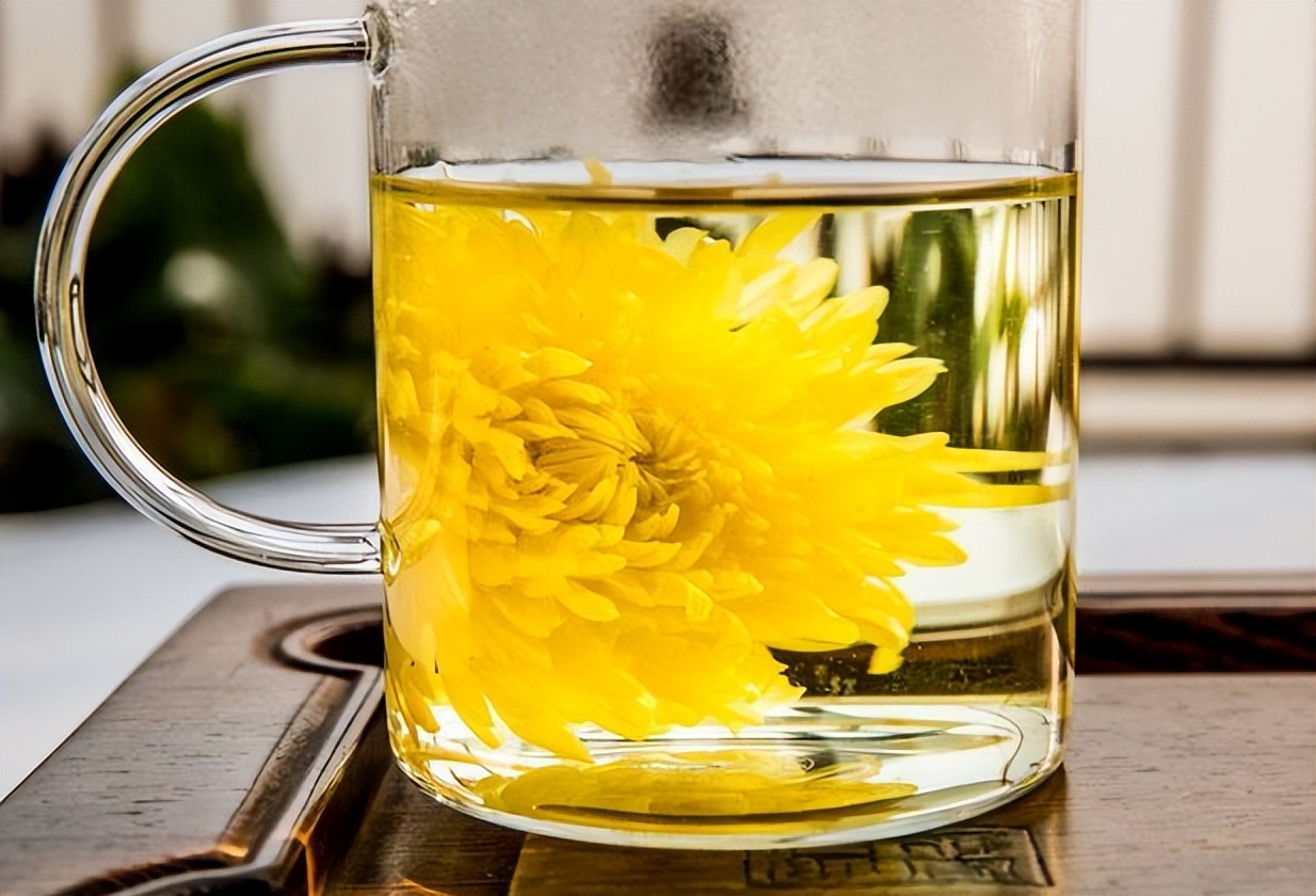 年龄大了不能喝菊花茶？建议：50岁后，牢记2喝3不喝，喝对好处多