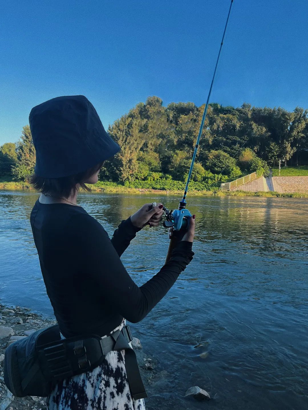 想学钓鱼新手需要买什么,新手学钓鱼最快的方法