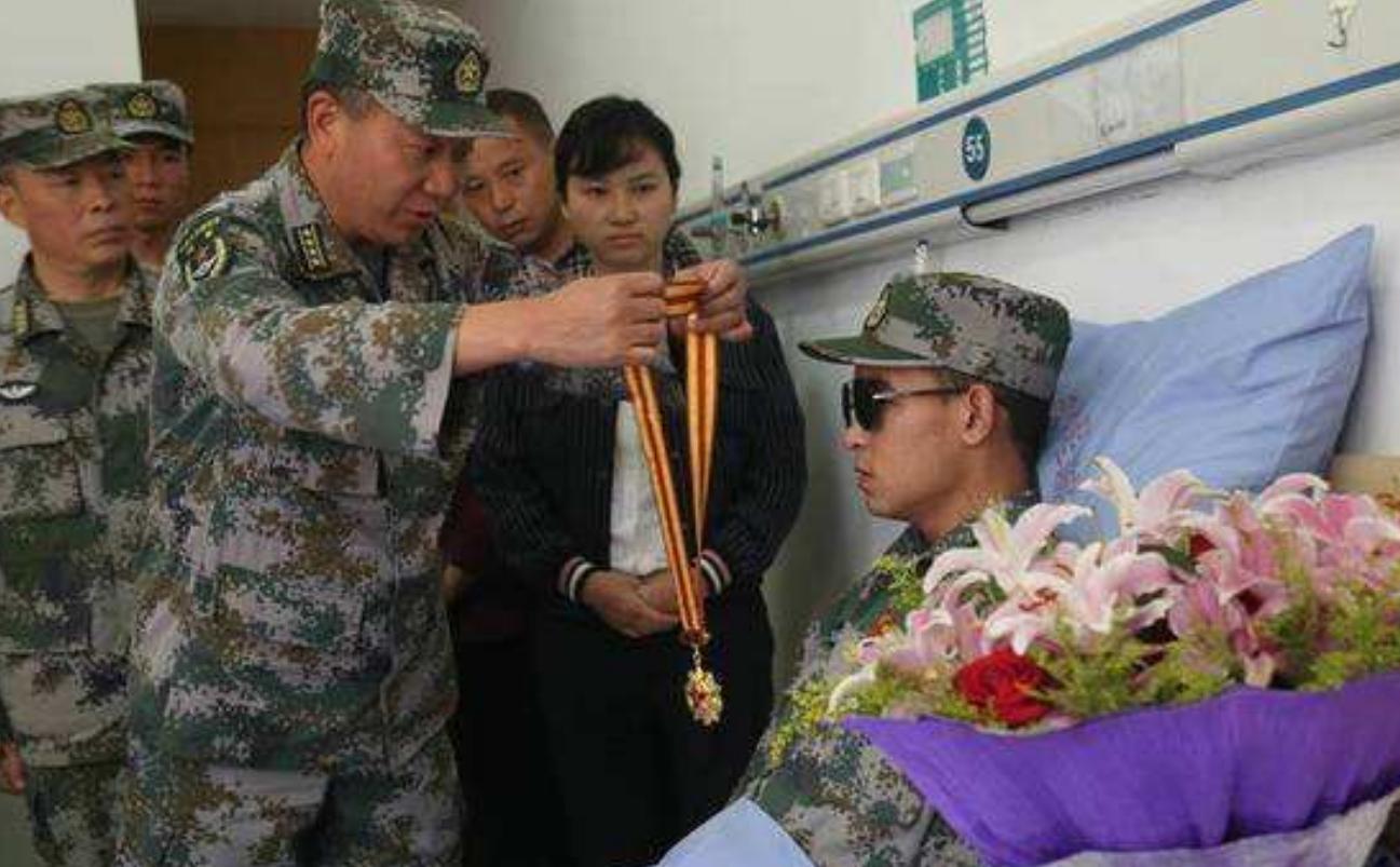 排雷英雄杜富国荣立几等功,讲解排雷英雄杜富国事迹