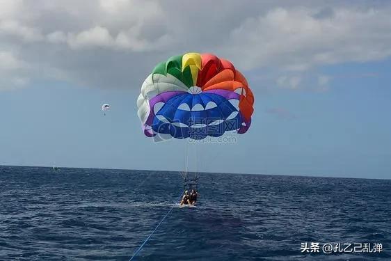 飞行器慢讲解,小型飞行器高清视频