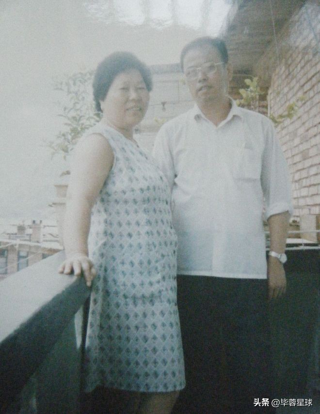 观音山公墓，为外婆下葬的一天，是提醒，是童年青春时代的告别