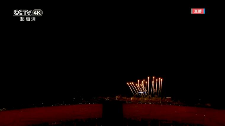 玩火上瘾3分钟烧掉百万!被外媒泼脏水的中国男人,凭啥一战封神