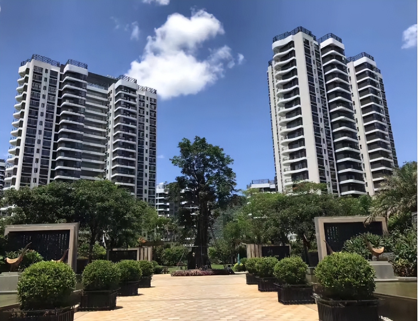 方脸哥姚启圣,白手起家方脸哥身价多少