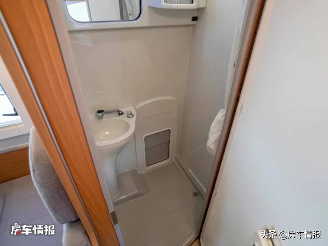 丰田自动挡轻卡房车配3.0l柴油机,丰田轻卡房车最新款