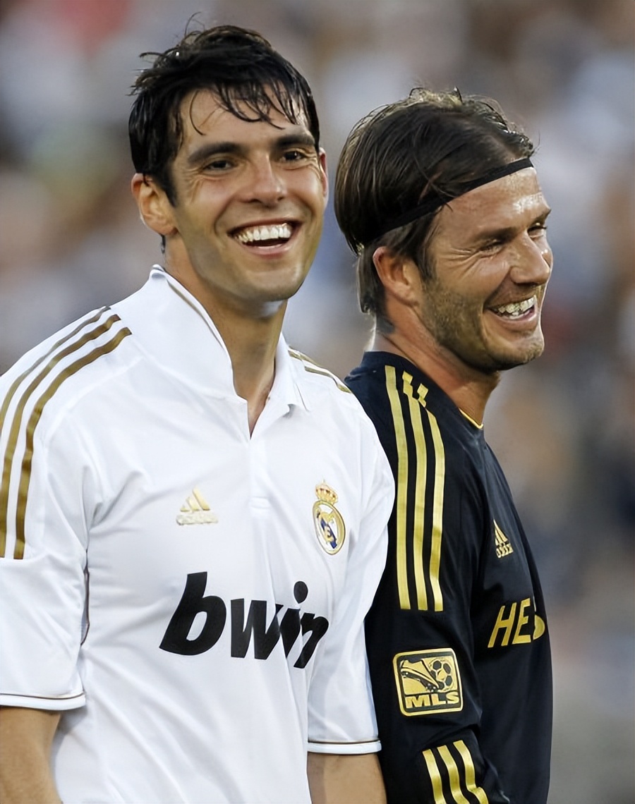 卡卡罗纳尔多世界杯,罗纳尔多世界杯捧杯