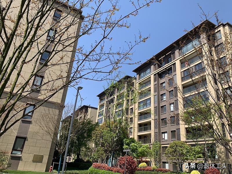 买顶楼的各种缺点,买房住25次顶楼的亲身经历