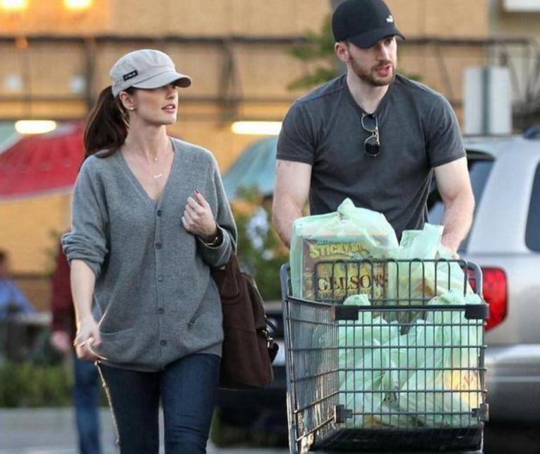 美队埃文斯,埃文斯漂亮吗