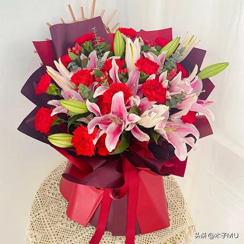 送老师什么颜色康乃馨最合适,送老师康乃馨合适吗