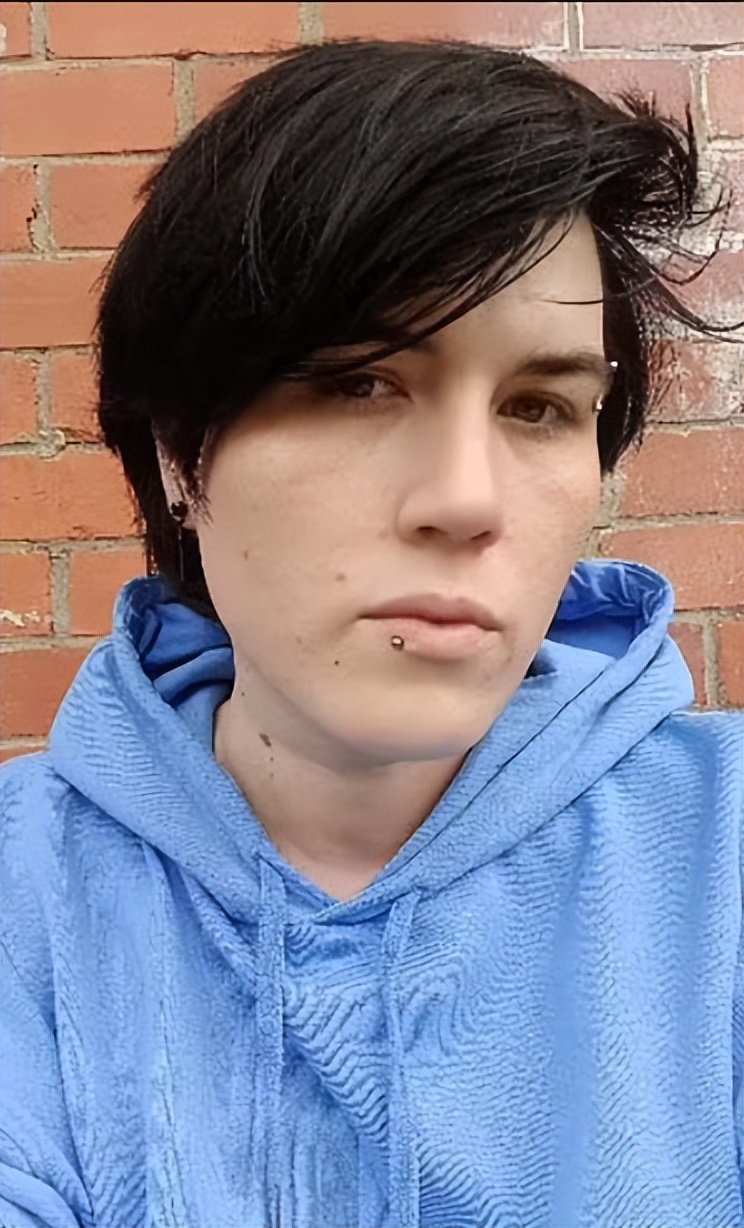 英国男子变性后遗症,英国男子变性后被关在监狱