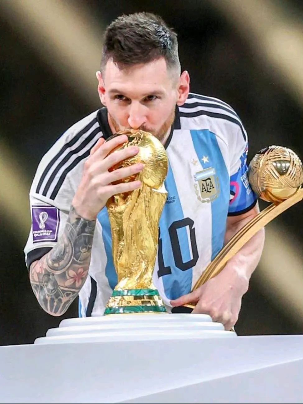 阿根廷夺冠梅西捧起大力神杯,阿根廷夺冠梅西拿大力神杯原声