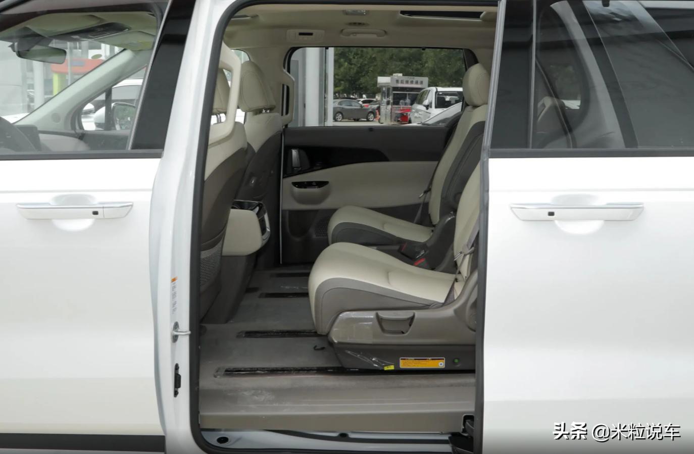 起亚嘉华mpv豪华,起亚mpv嘉华排量