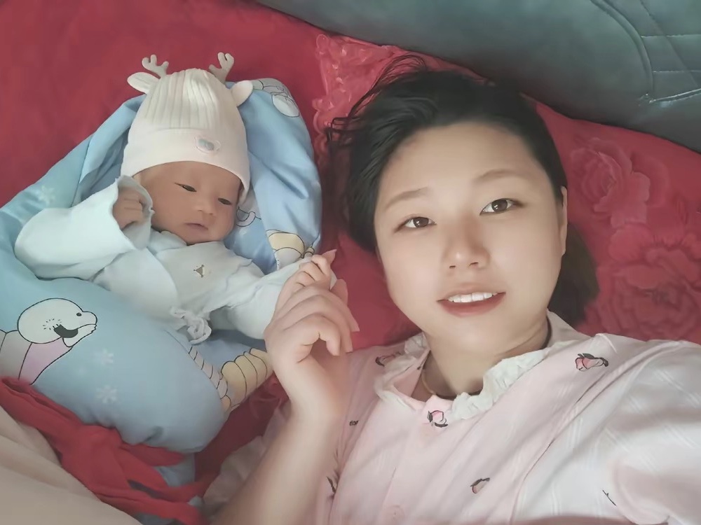 24岁网红芳芳结果,24岁网红芳芳妈妈去世后续