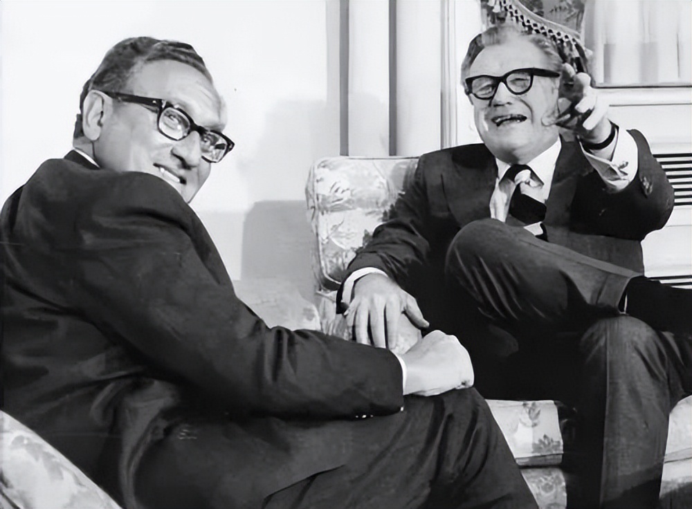 全民*夫情**、美国功勋、总统心腹，基辛格怎么就成了*国卖**贼？