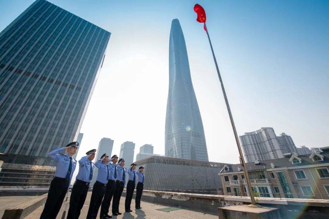 网红火出圈的交警,火出圈的民警回应意外走红