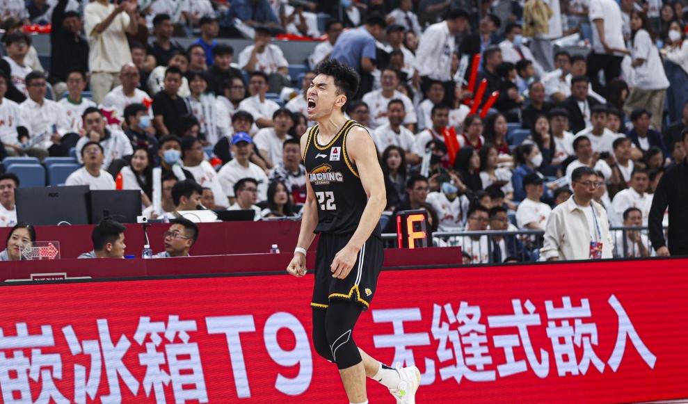 辽篮李晓旭真正身高,cba30岁以上的球员