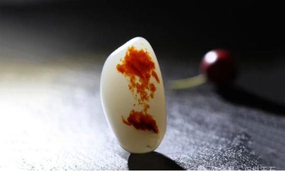 和田玉与俄料的硬度及密度,和田玉的密度折射率硬度是多少