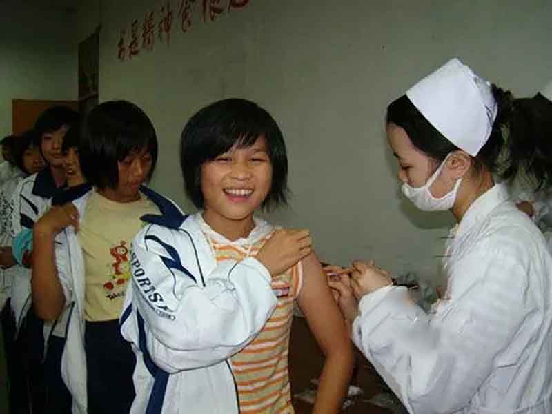 56年上海传染病院来一老农，浑身滚烫口鼻冒血，医生检查表情诡异