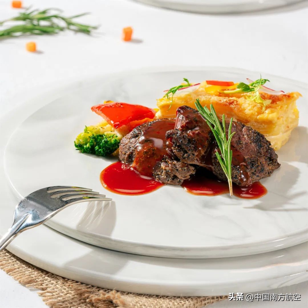 南航国际航班付费经济舱,南航飞机选餐流程