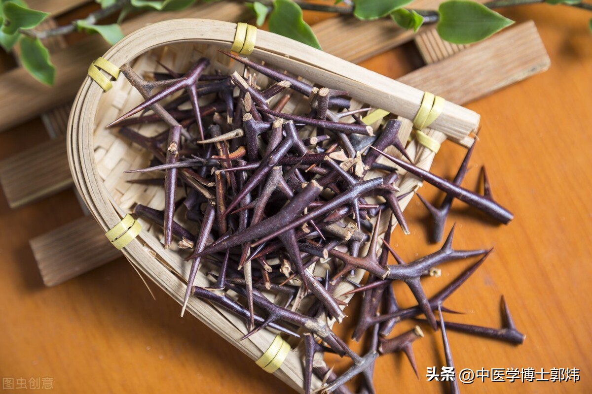 皮肤的肉疙瘩，不痛不痒，选用经方阳和汤，再加两组药，效果更好