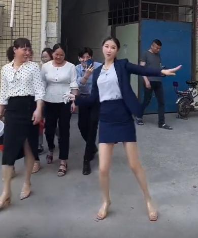 鍘傝姳杞﹂棿璺宠垶璧扮孩鍚哥矇鐧句竾,鍘傝姳鍚哥矇鐧句竾鐧讳笂澶