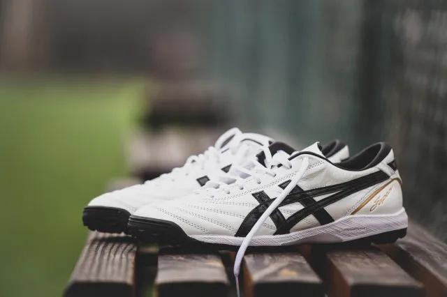 asics亚瑟士c3舒服吗,asicsc3黑黄