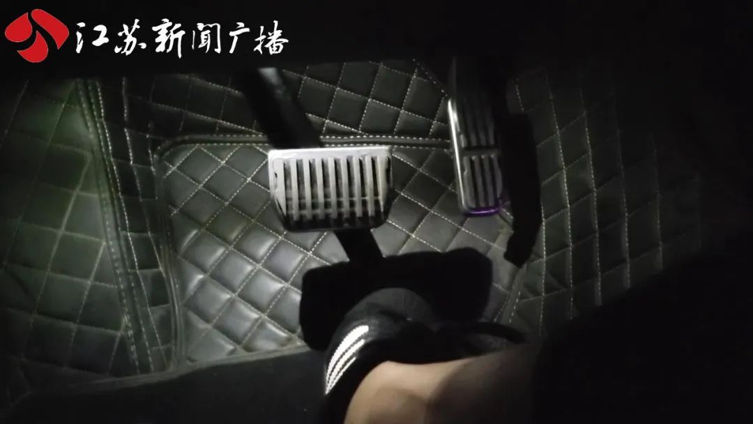 奇瑞汽车刹车嗡嗡作响,捷豹xe刹车嗒嗒异响怎么解决