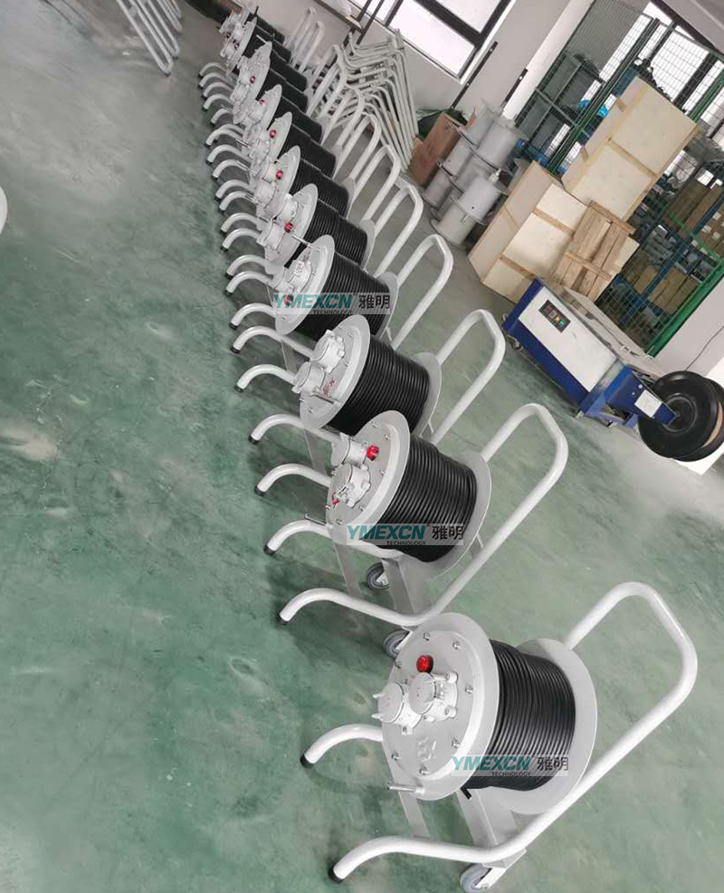 BXK-16A220V32A380V3*2.5平方3*4平方防爆电源插座轴卷线盘