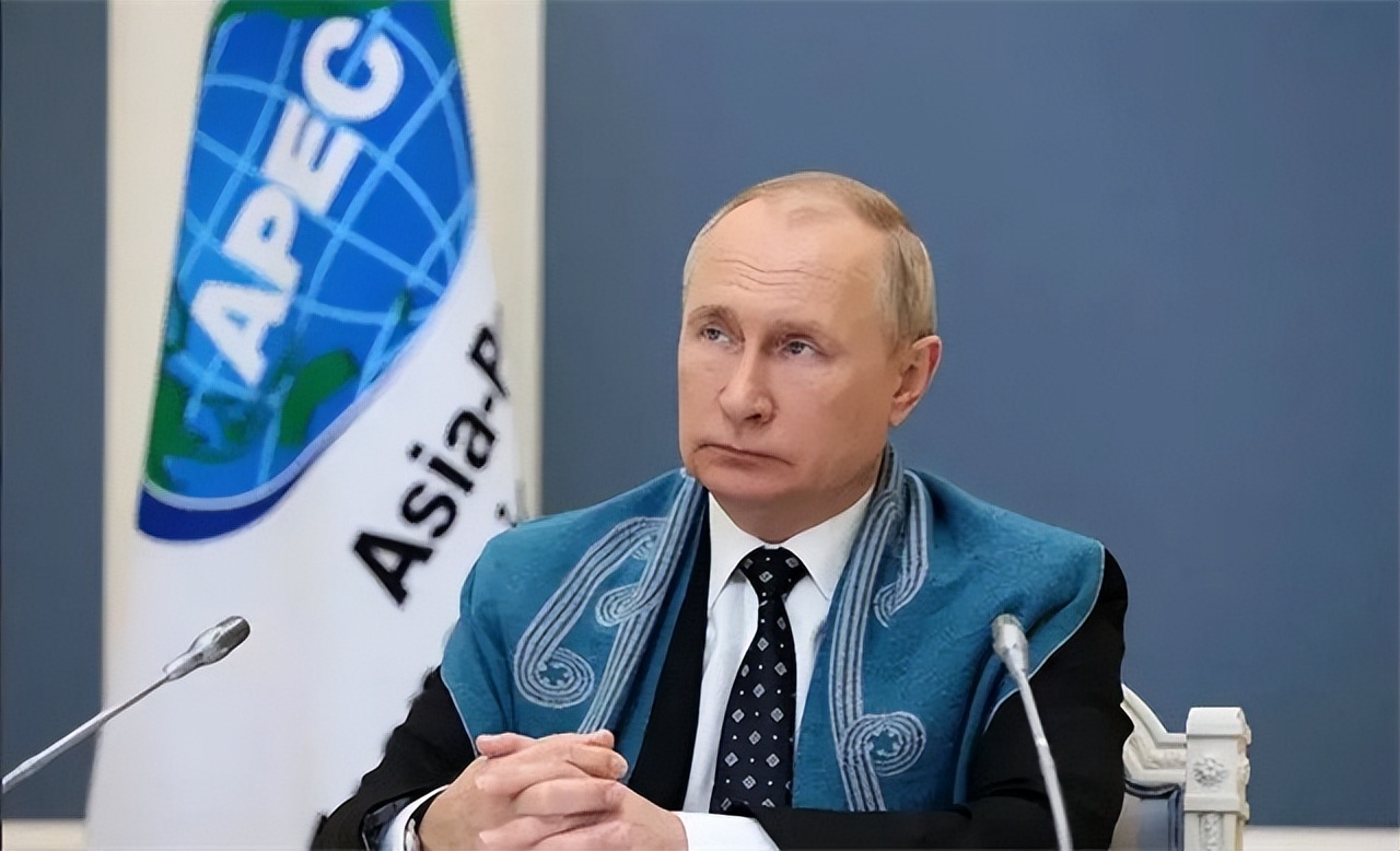 普京为什么走路左手不摆动,普京为什么走路总是一只胳膊不动