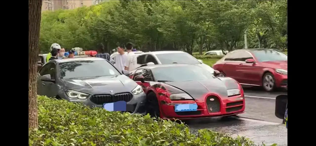 安全性最差的百万豪车,苏州市区开奔驰车