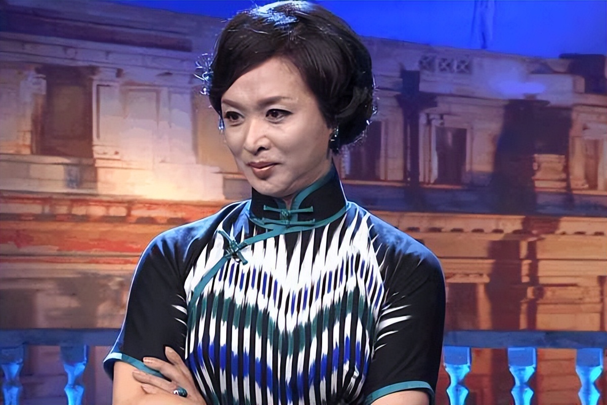 金星说走红毯穿深v,金星吐槽深v抹胸装