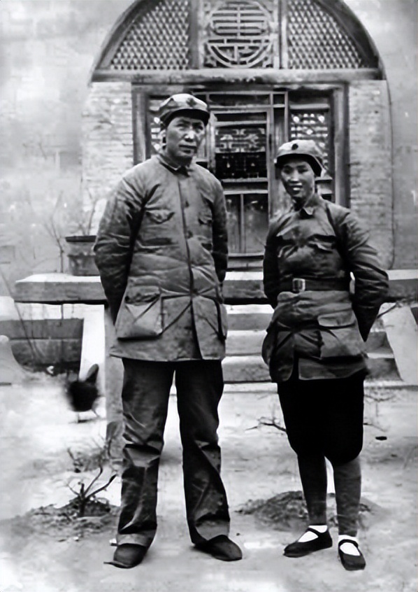 1984年*子珍贺**病逝,葬礼规格上海市委不敢做主,*小平邓**一句话定下