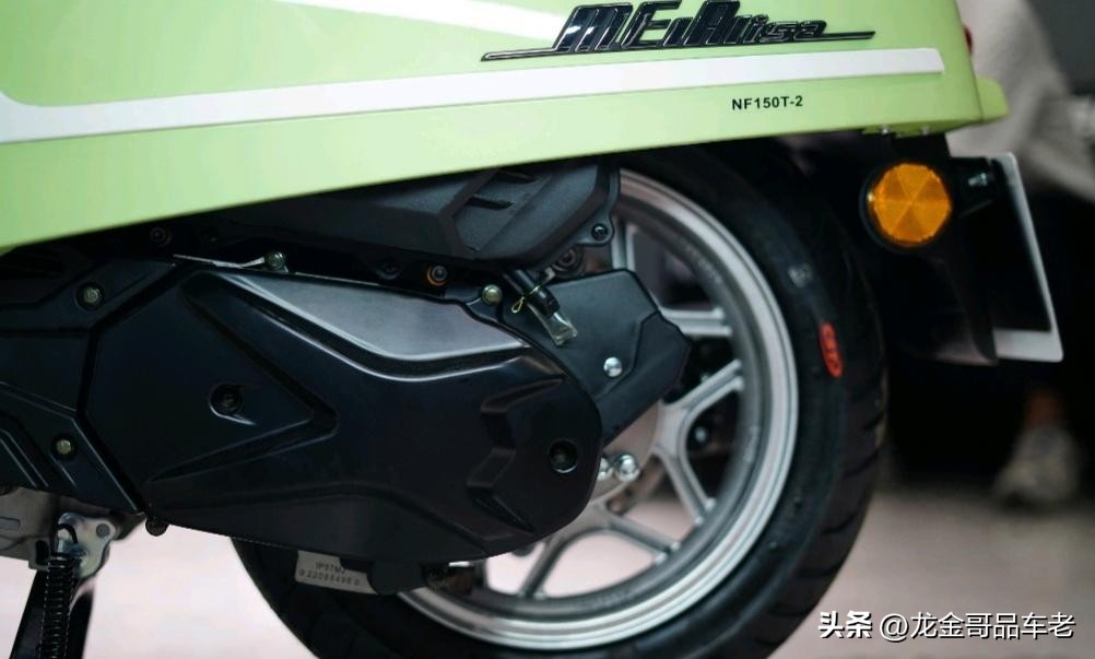 南方蒙娜丽莎150踏板测评,2023款南方蒙娜丽莎150复古踏板车