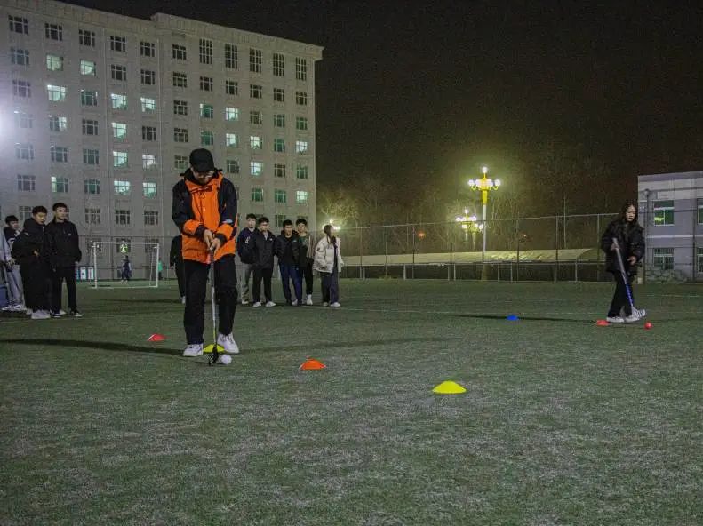 辽财足球场,辽财操场