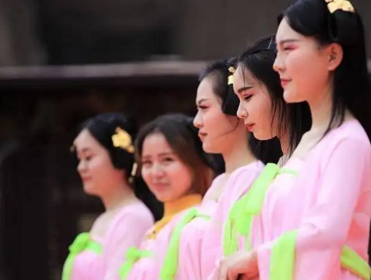 横店群演生活真实写照,实拍横店群演现状