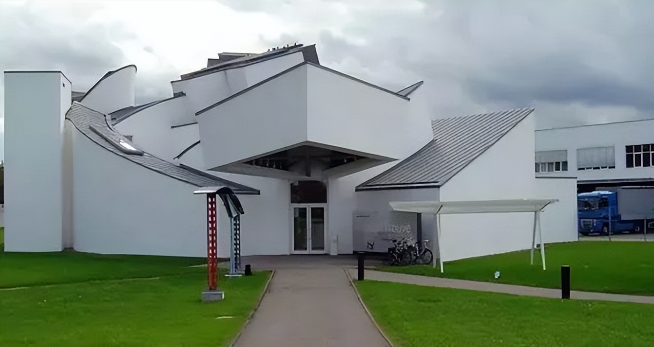 解构主义弗兰克盖里,美国建筑师弗兰克盖里的建筑风格