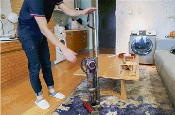 无线吸尘器和有线吸尘器哪种好用,戴森无绳吸尘器与莱克哪个好